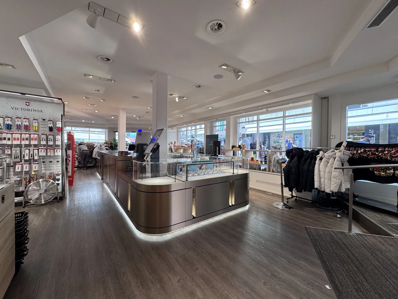 JDM Interlaken, horlogerie-bijouterie par DraftC, vue 9