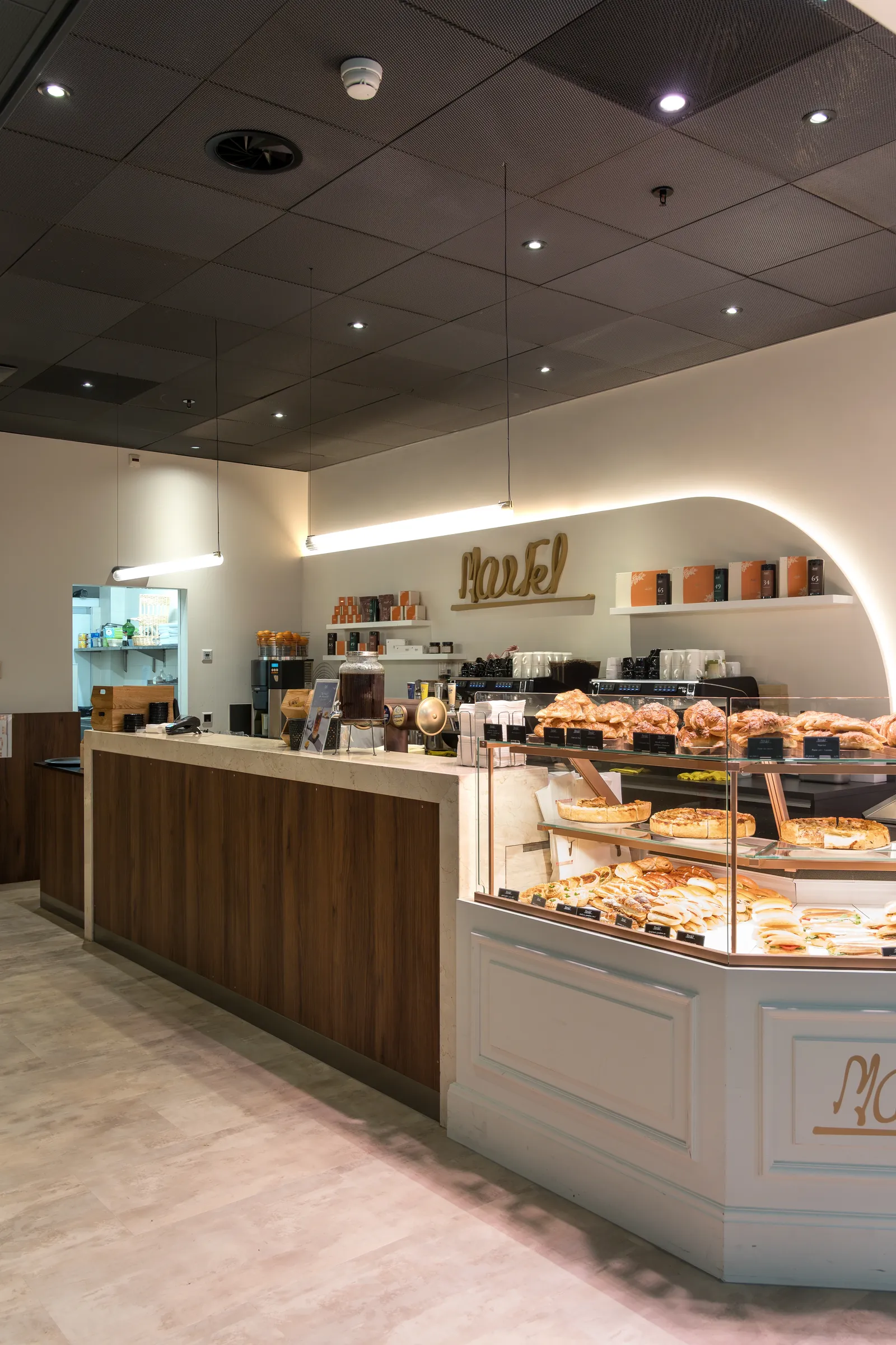 Martel, restaurant à l'Aéroport de Genève par DraftC, vue 24